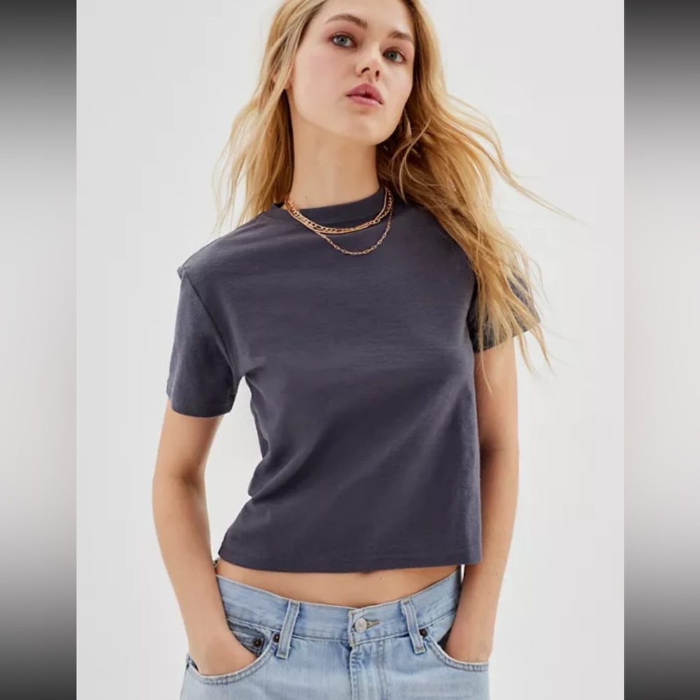 BDG Universal Shrunken Tee in Gray M